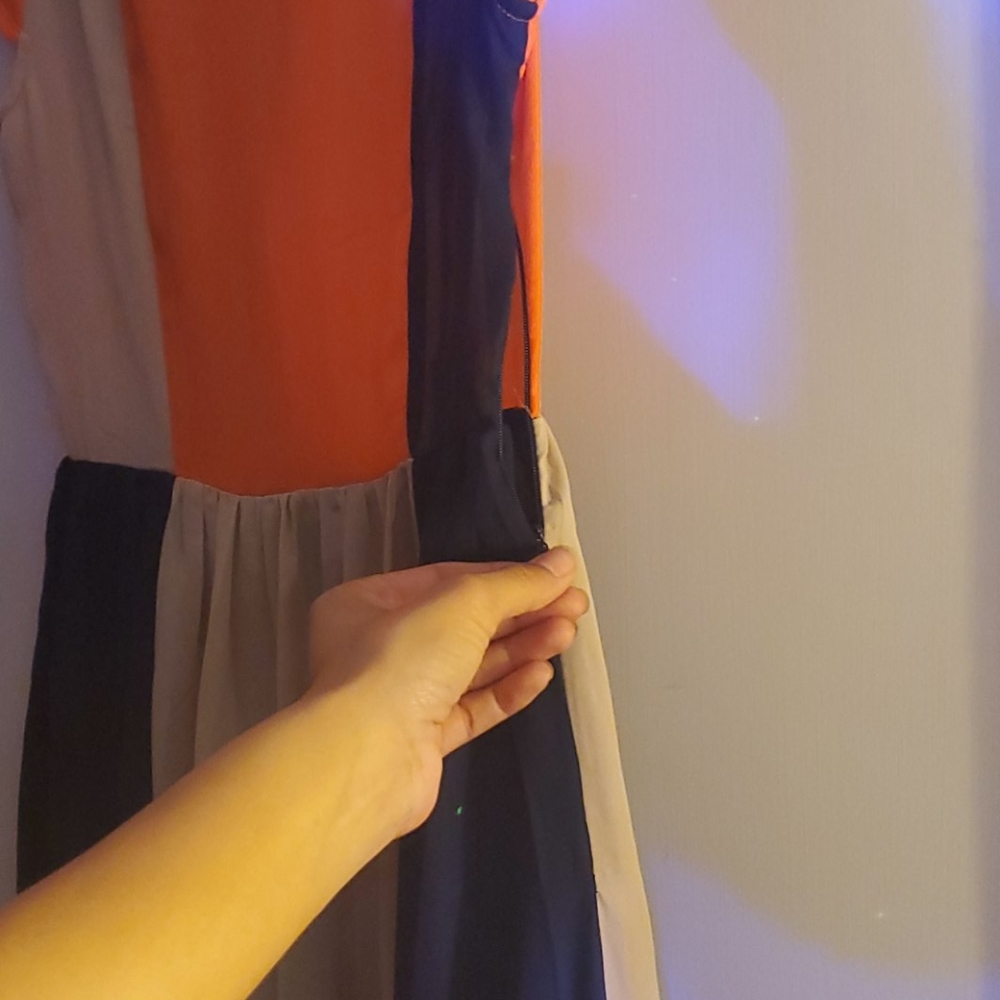 Dress - Picture 3 of 3